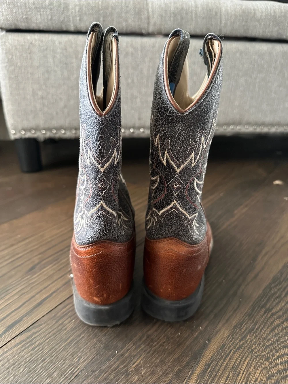 Boys Cowboy brown boots sz 3Y
